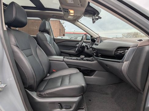 Used 2022 Nissan Rogue SL AWD/4WD image 16