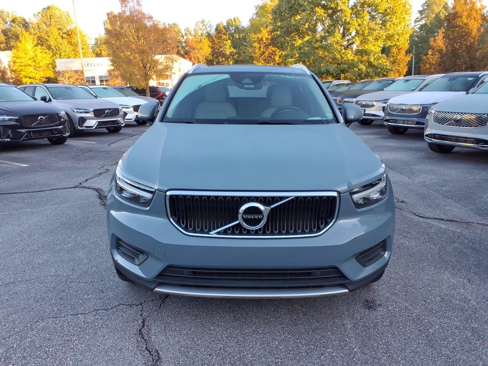 Used 2020 Volvo XC40 T5 Momentum w/ Protection Package Premier AWD/4WD image 10