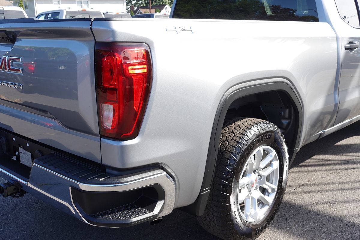 Used 2023 GMC Sierra 1500 Pro w/ Pro Value Package AWD/4WD image 10