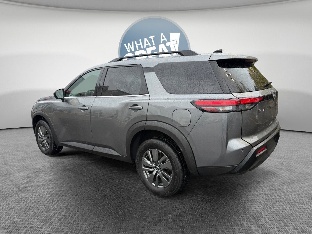Used 2026 Nissan Pathfinder SV AWD/4WD image 6