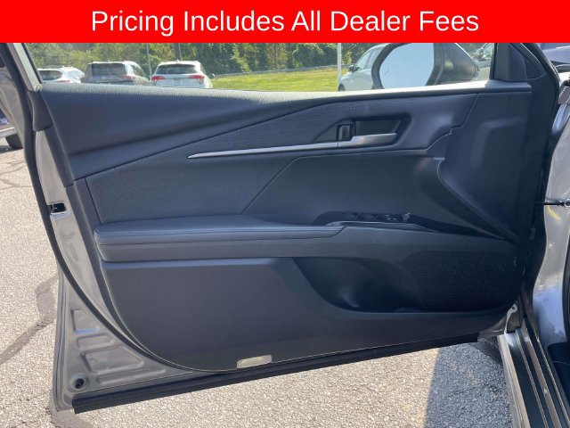Used 2025 Toyota Camry XSE FWD image 15