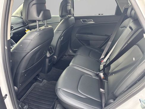 Certified 2025 Kia Sportage EX w/ Premium Package image 10