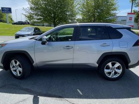 Certified 2021 Toyota RAV4 XLE Premium AWD/4WD image 5