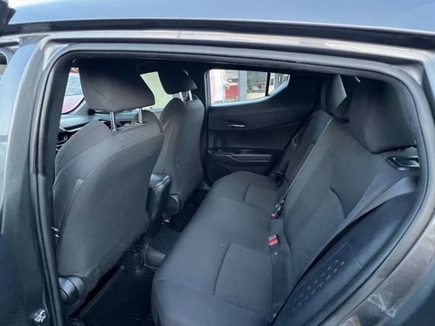 Used 2019 Toyota C-HR XLE image 2