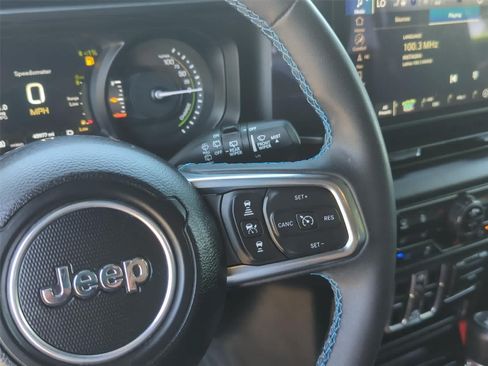 Used 2024 Jeep Wrangler High Altitude AWD/4WD image 18
