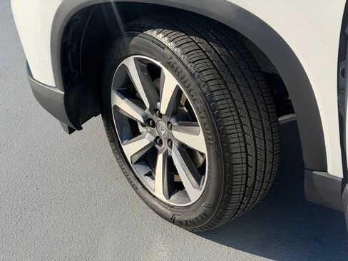 Used 2025 Honda Pilot Elite image 30