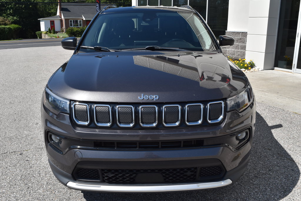 Used 2022 Jeep Compass Limited AWD/4WD image 3