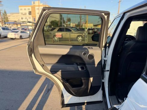 Used 2015 Land Rover Range Rover Sport HSE image 24