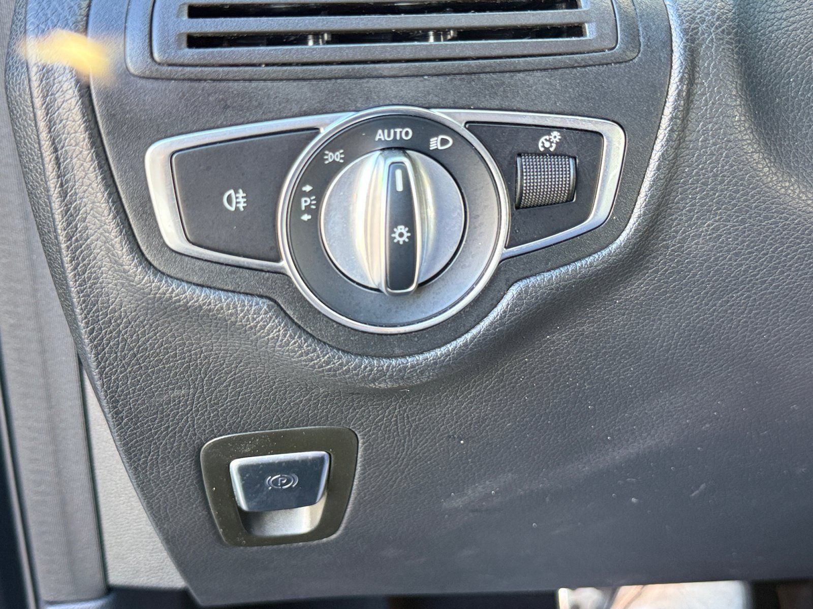 Used 2021 Mercedes-Benz GLC 300 4MATIC image 14