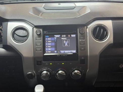 Used 2019 Toyota Tundra SR5 w/ SR5 Upgrade Package AWD/4WD image 15