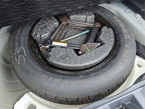 Used 2021 Toyota RAV4 XLE w/ Convenience Package image 31