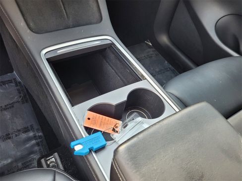 Used 2022 Tesla Model Y Performance image 26