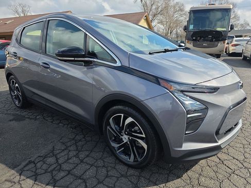 Used 2023 Chevrolet Bolt LT w/ Infotainment Package image 18
