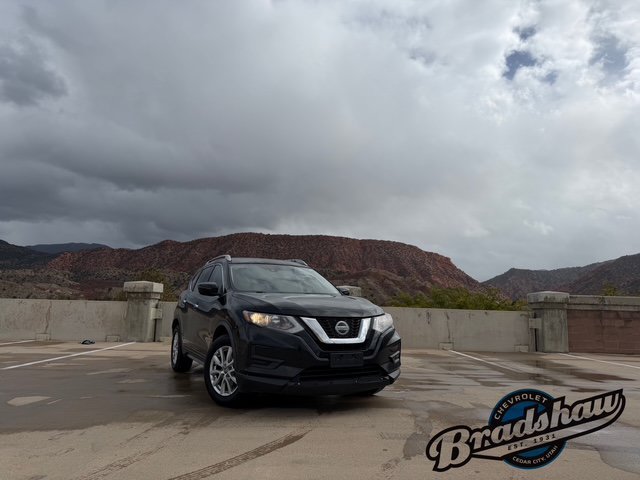 Used 2019 Nissan Rogue SV FWD image 2