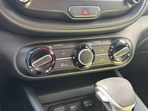 Used 2022 Kia Soul LX w/ Technology Package FWD image 19