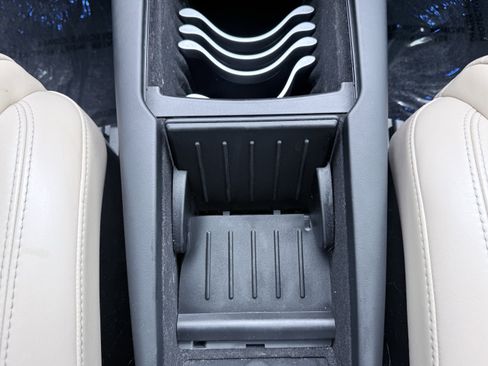 Used 2017 Tesla Model X 75D image 60