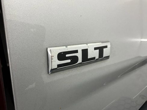 Used 2015 RAM 1500 Classic SLT image 24