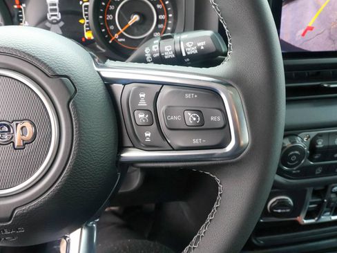 New 2026 Jeep Wrangler Unlimited Sahara AWD/4WD image 30