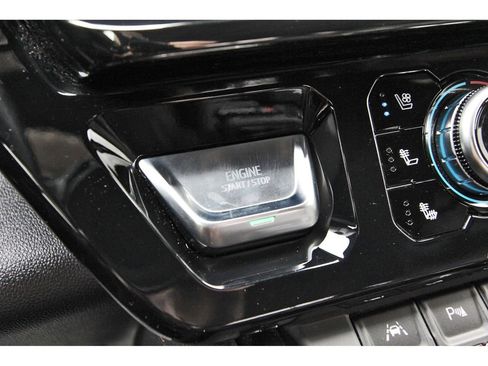 Used 2024 GMC Sierra 1500 AT4 w/ Technology Package AWD/4WD image 18