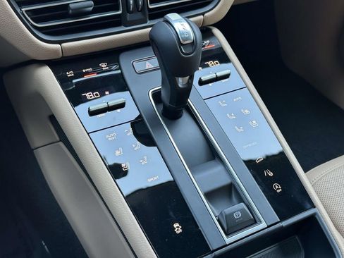 New 2026 Porsche Macan AWD/4WD image 28