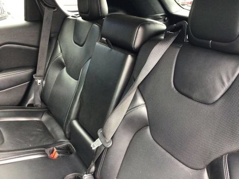Used 2020 Jeep Cherokee Limited AWD/4WD image 40
