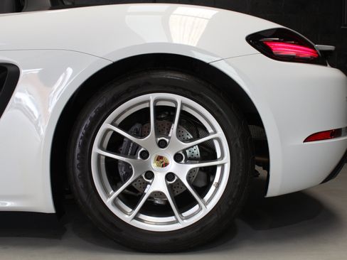 Used 2021 Porsche 718 Boxster w/ Premium Package RWD image 6