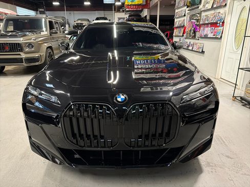 Used 2025 BMW 760i xDrive 760i xDrive image 2