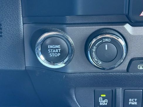Used 2023 Toyota Tacoma TRD Sport w/ Technology Package AWD/4WD image 19