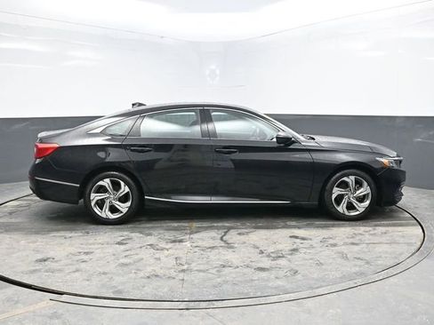 Used 2018 Honda Accord EX-L image 8