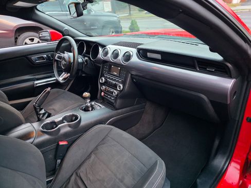 Used 2016 Ford Mustang Coupe image 14