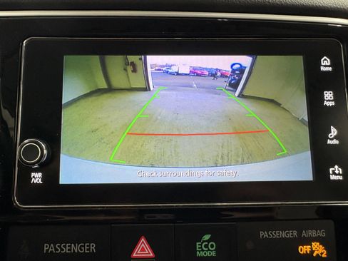 Used 2018 Mitsubishi Outlander SE image 17