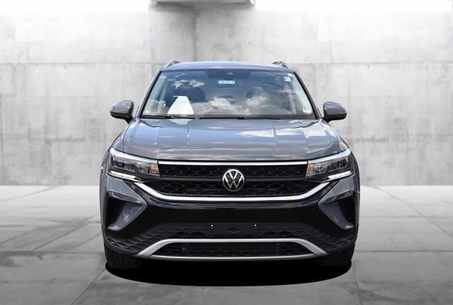 Certified 2023 Volkswagen Taos SE AWD/4WD image 4