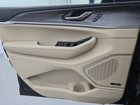 Used 2023 Jeep Grand Cherokee Limited w/ Luxury Tech Group II image 27