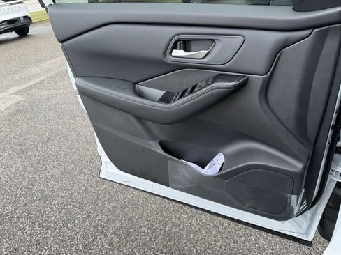 New 2026 Nissan Rogue SV FWD image 16
