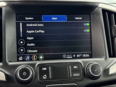 Used 2023 GMC Terrain SLT image 32