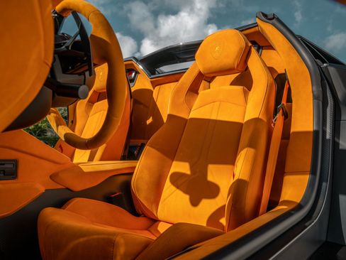 Used 2020 Lamborghini Aventador SVJ AWD/4WD image 38