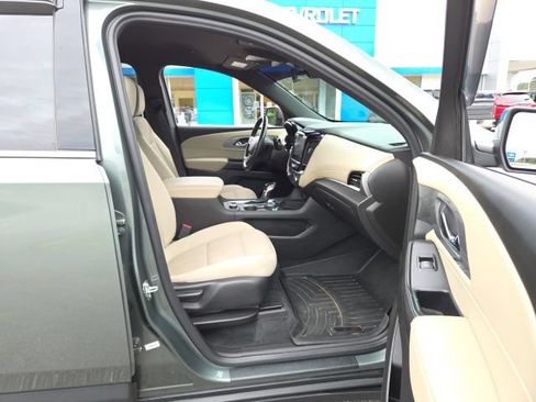 Used 2022 Chevrolet Traverse LT AWD/4WD image 37