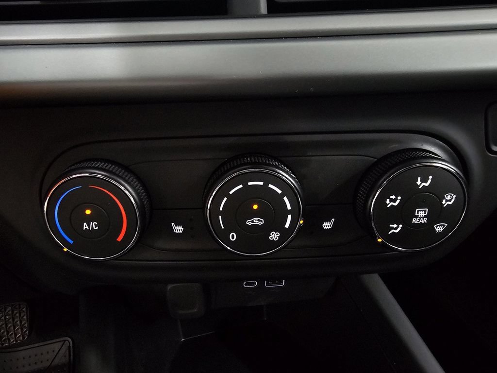 Used 2026 Chevrolet Trax LS w/ LS Convenience Package FWD image 18