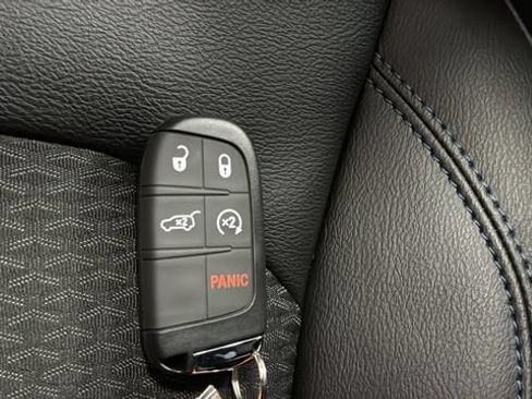 New 2026 Jeep Compass Latitude AWD/4WD image 39