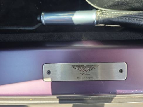 Used 2009 Aston Martin V8 Vantage Roadster RWD image 10