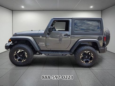 Used 2018 Jeep Wrangler Sport AWD/4WD image 2