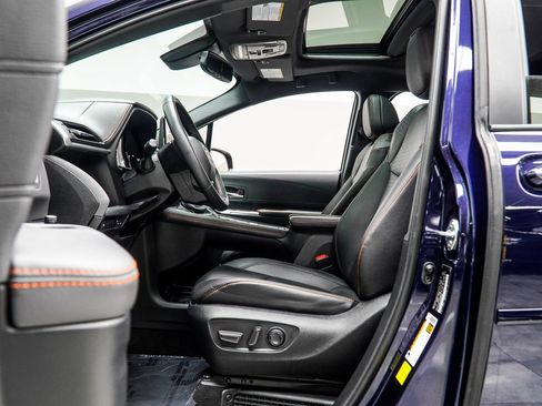 Used 2022 Toyota Sienna XSE image 35