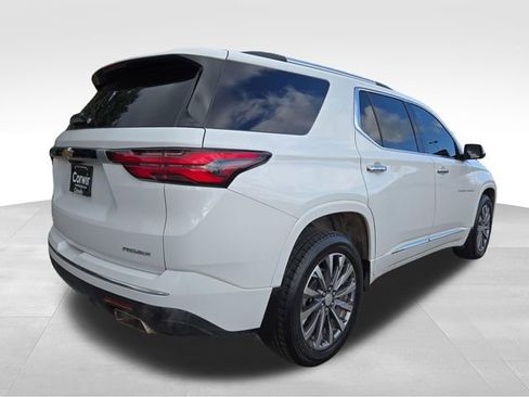 Used 2023 Chevrolet Traverse Premier image 12