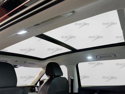 Certified 2025 Volkswagen Tiguan SE w/ Panoramic Sunroof Package AWD/4WD image 16