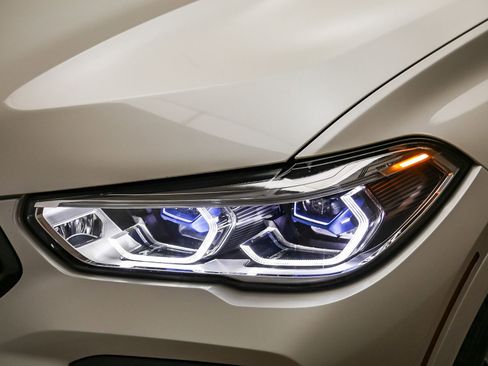Used 2022 BMW X6 M50i w/ Executive Package AWD/4WD image 8