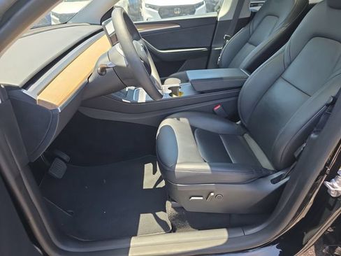 Used 2024 Tesla Model Y Long Range AWD/4WD image 11