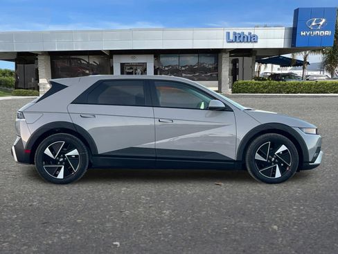 New 2026 Hyundai Ioniq 5 SE image 8