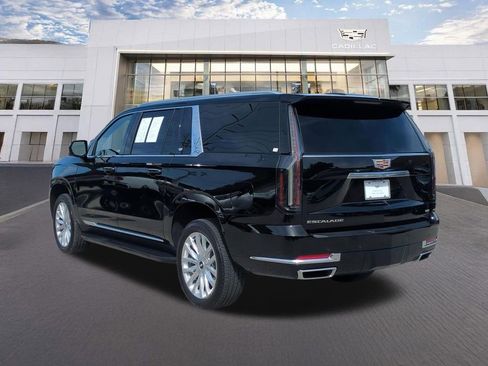 Certified 2025 Cadillac Escalade ESV Luxury RWD image 6