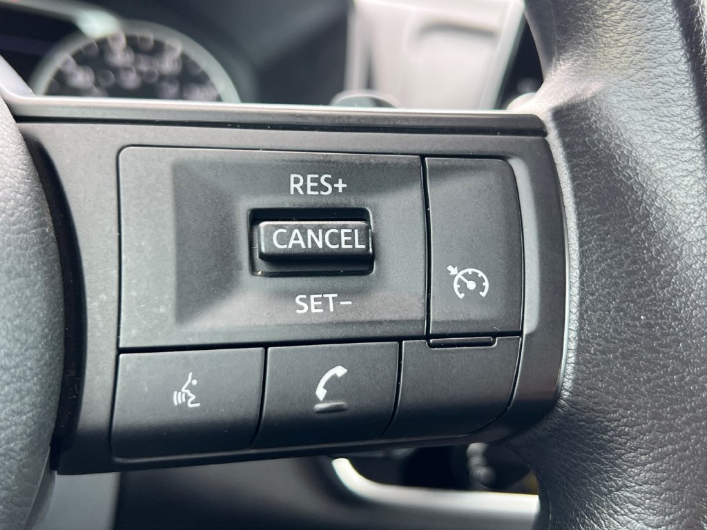 Used 2024 Nissan Rogue S FWD image 10