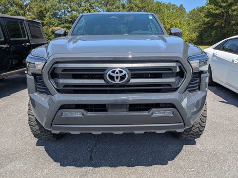 Used 2024 Toyota Tacoma SR5 AWD/4WD image 3